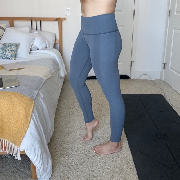 Lululemon Ribbed Legging - Picture 2 of 5